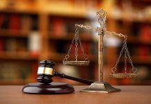 Kulüp Faaliyetlerinde İzin ve Yasal Süreçler Nelerdir? Kulüplerin düzenlediği etkinlikler, faaliyet alanına ve organizasyonun niteliğine göre farklı hukuki süreçleri beraberinde getirebiliyor. Kültür, sanat, spor, hobi veya sosyal faaliyetler gerçekleştiren kulüplerin her etkinlik için aynı izin prosedürünü uygulaması gerekmiyor. Faaliyetin gerçekleştirileceği mekân, katılımcı sayısı, kullanılan alan, etkinliğin içeriği ve kulübün hukuki statüsü gibi unsurlar hangi bildirim veya izinlerin gündeme gelebileceğini belirleyebiliyor. Konulu bir haber görseli.