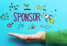 Kulüp Sponsorluklarında Dikkat Edilmesi Gerekenler Nelerdir? Kulüplerin faaliyetlerini düzenli şekilde sürdürebilmesi, etkinliklerini genişletebilmesi ve üyelerine daha fazla imkan sunabilmesi için farklı gelir kaynaklarına ihtiyaç duyulabiliyor. Bu kaynaklar arasında yer alan kulüp sponsorlukları, özellikle spor, kültür, sanat, hobi ve mesleki alanlarda faaliyet gösteren kulüpler açısından önemli bir finansman yöntemi olarak öne çıkıyor. Ancak sponsorluk ilişkilerinin yalnızca maddi destek sağlanması üzerinden değerlendirilmemesi, kulüp ile sponsor arasında karşılıklı beklentilerin açık biçimde belirlenmesi önem taşıyor. Konulu bir haber görseli.